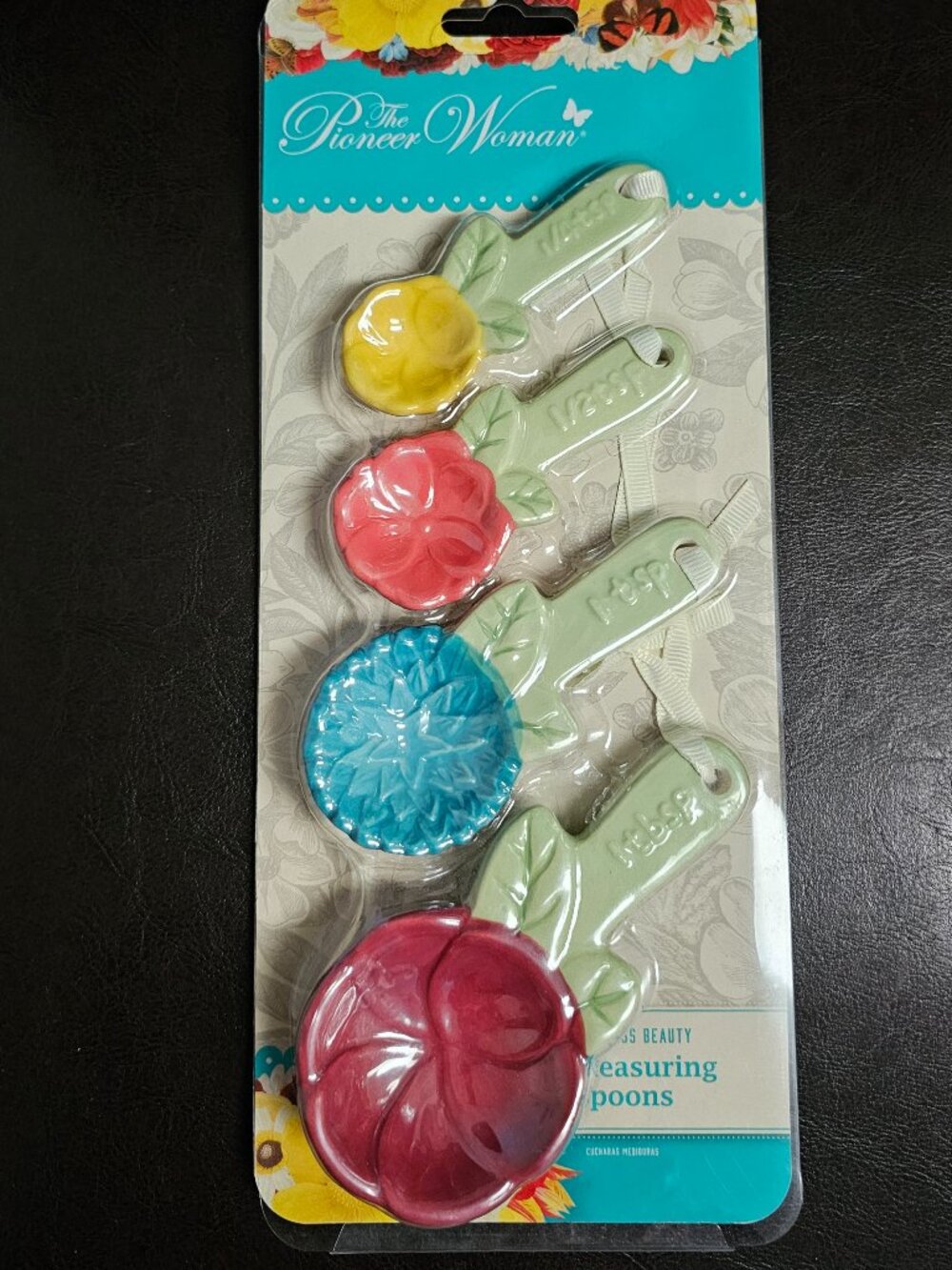 The PIONEER WOMAN Figural Floral 4-Piece Measuring Spoons